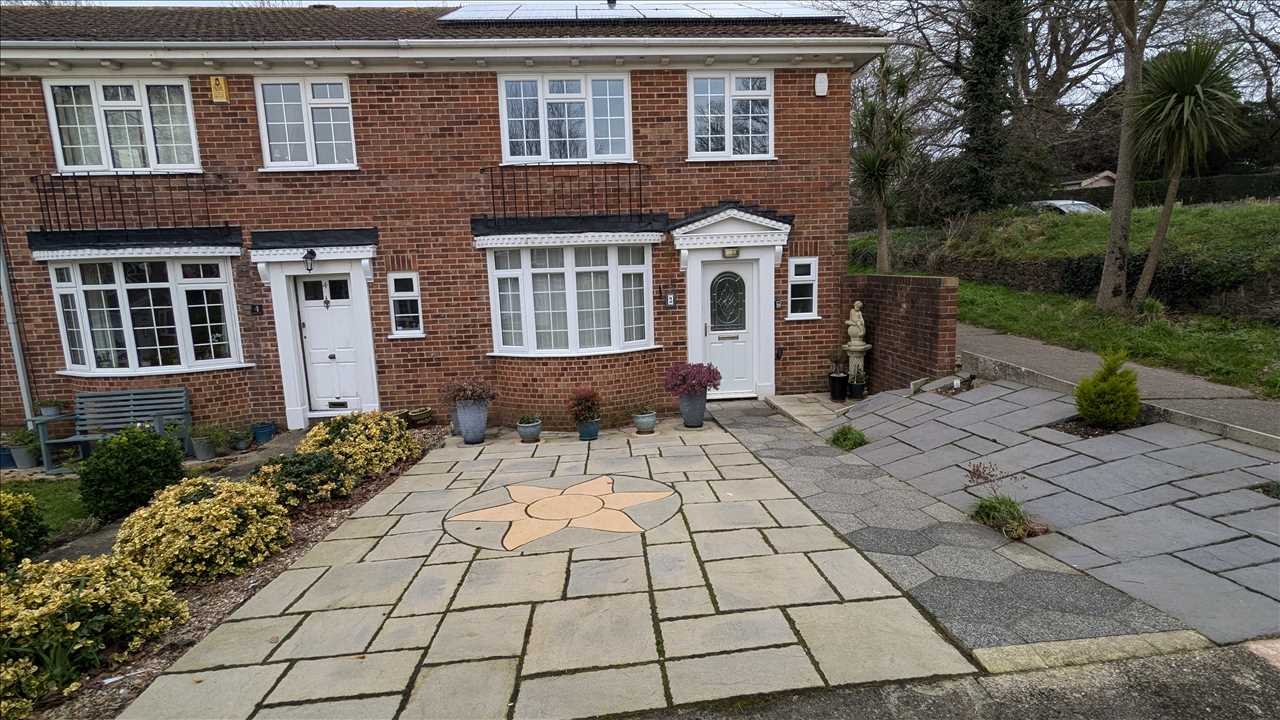 Henbury Close - Picture 1