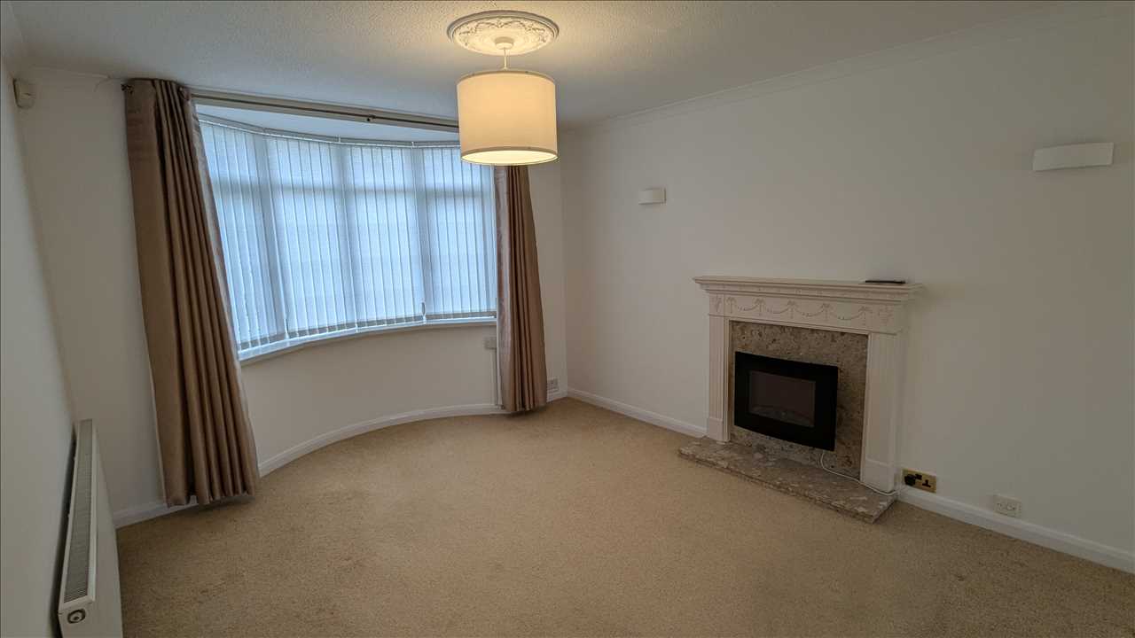 Henbury Close - Picture 3