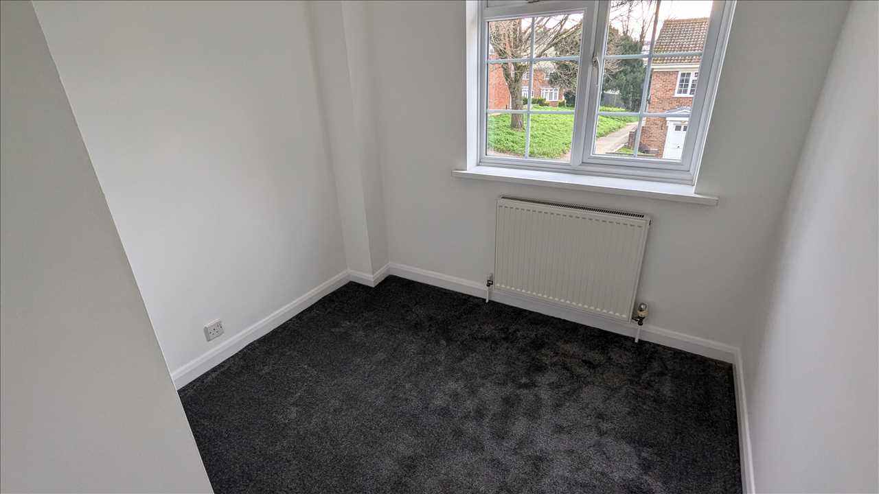 Henbury Close - Picture 8